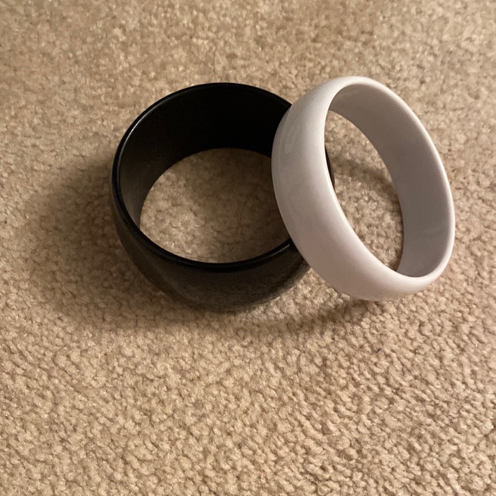Fun Retro 1980’s (2) White & Black Bracelet’s
